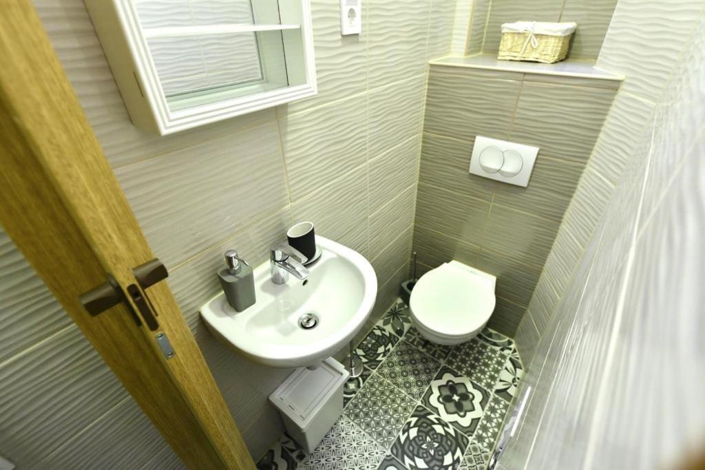 Cosy Flat In Kiraly Str, King Διαμέρισμα Βουδαπέστη Εξωτερικό φωτογραφία